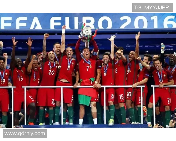 十号球衣的传奇足球明星盘点他们的辉煌成就与场上风采