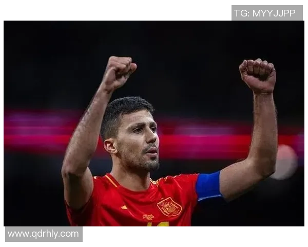 足坛巨星高燃训练瞬间剪辑展现非凡技艺与拼搏精神